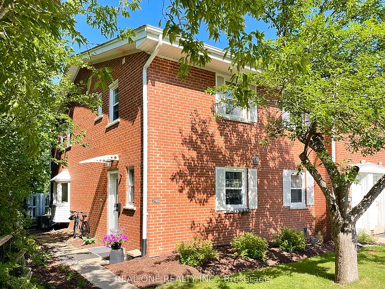 290 Westcourt Pl — Photo 1