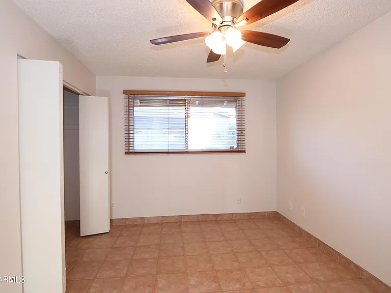 1910 E Manhatton Dr — Photo 10