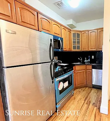 Rented by Sunrise Real Estate | media 4