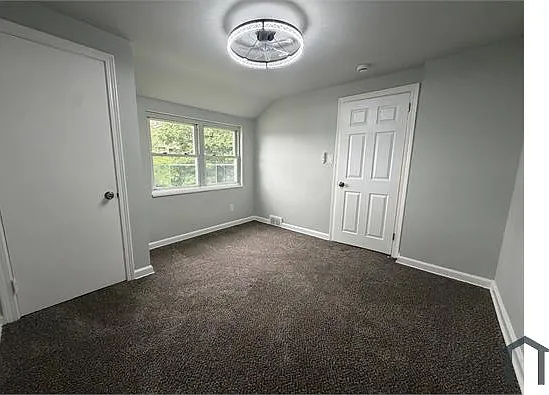 105 Locust St — Photo 4