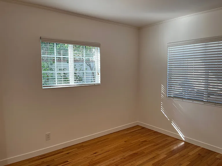 3751 Valleybrink Rd — Photo 9