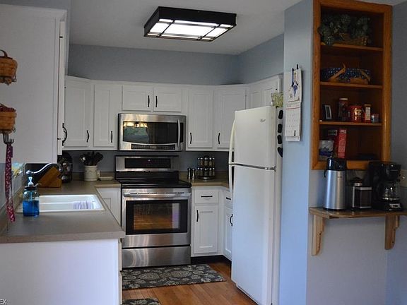 Kitchen recently painted.