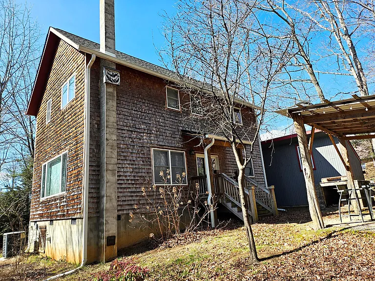 120 W College St — Photo 15