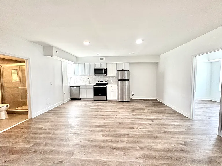 20 N 40th St #31 — Photo 5