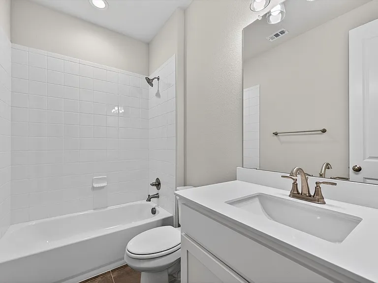 4123 Windy Point Rd — Photo 16