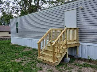 920 E North St, Staunton, IL 62088