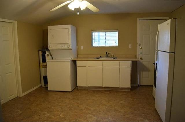 1st image of 858 Minda St
