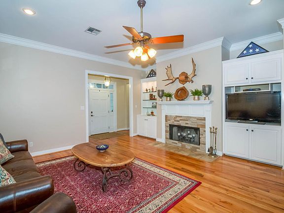 5th image of 409 Kilbourne Cir