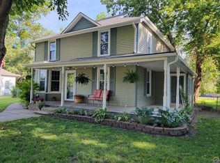 208 W Pottawatomie St, Rossville, KS 66533