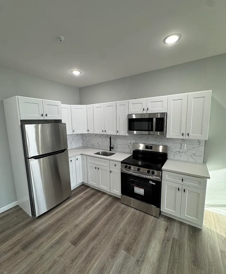 1 bed, $1,818 — Photo 3