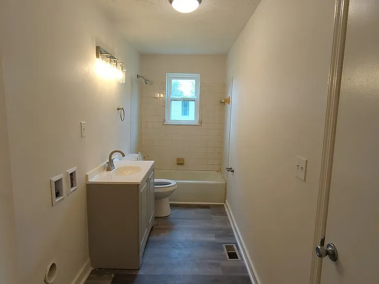 2015 Duncan Ave #A — Photo 8