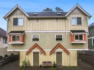 9207 Roosevelt Way NE, Seattle, WA 98115