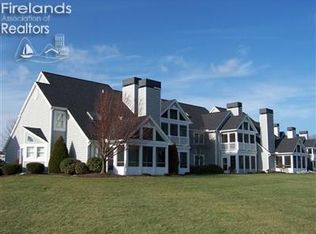 10961 N Bay Point Dr APT 106, Lakeside Marblehead, OH 43440