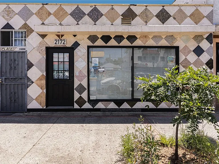 2172 Pacific Ave — Photo 1