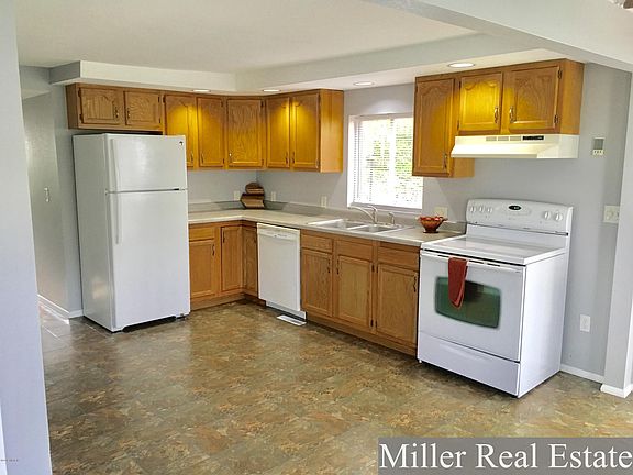 3rd image of 602 N Michigan Ave