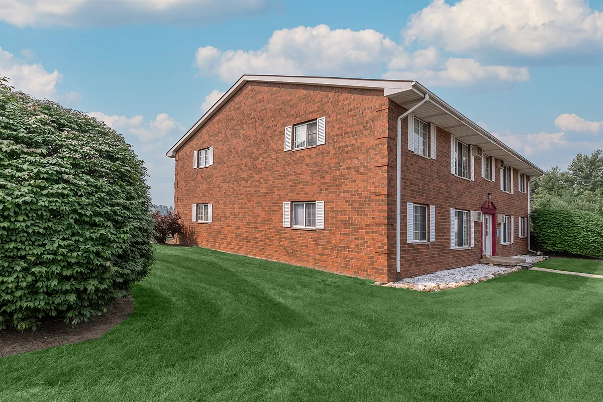 Building Photo - 2584 Maple St #1