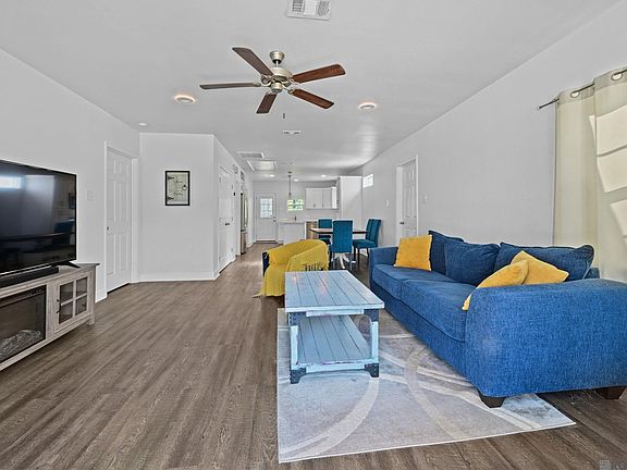 2nd image of 237 Capitol St