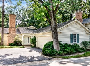 7 Court Of Fox River Vly, Lincolnshire, IL