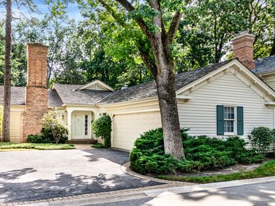 7 Court Of Fox River Vly, Lincolnshire, IL, 60069