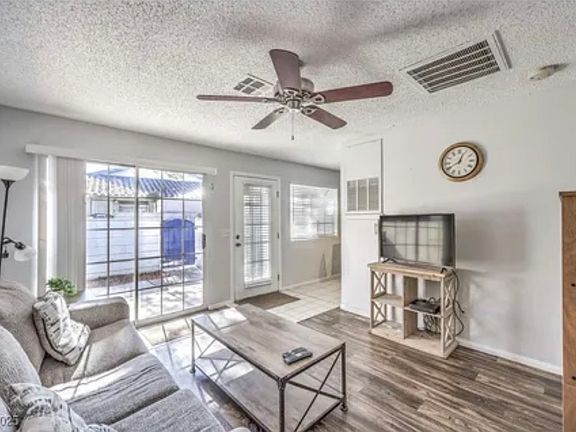 5th image of 2132 Petersham Ct Unit D