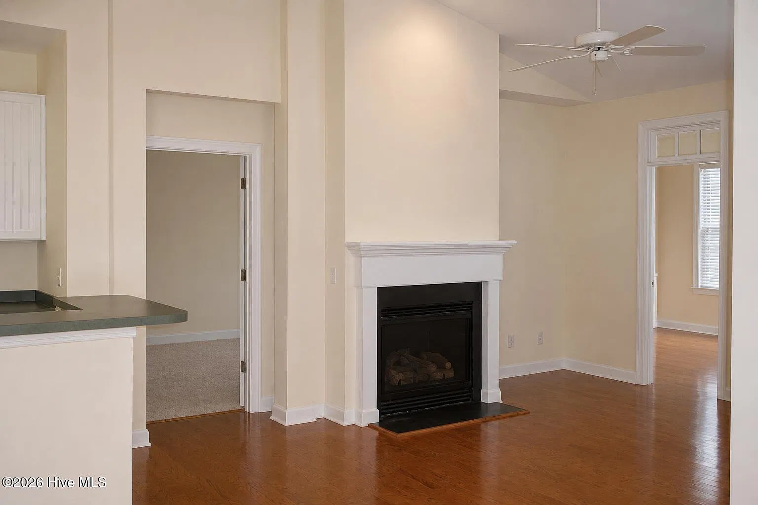 3 bed, 2.0 bath, $2,095 — Photo 2