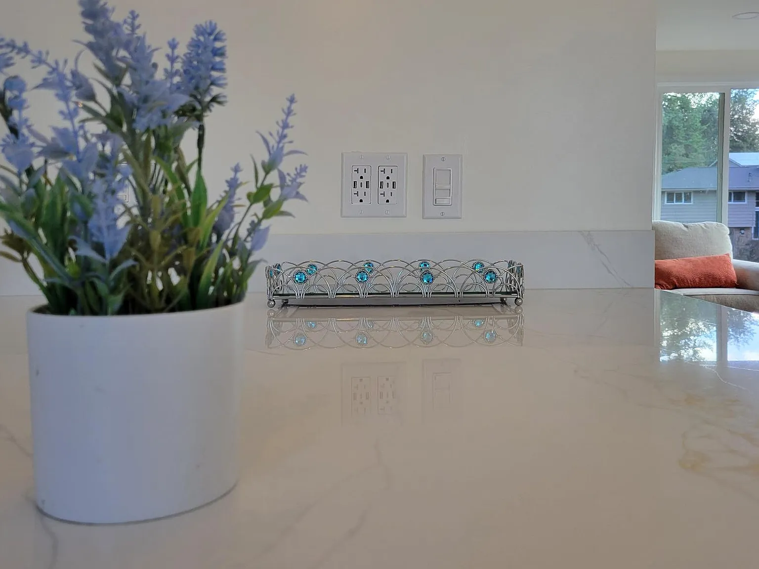 4 bed, 1960 sqft, $4,450 — Photo 2