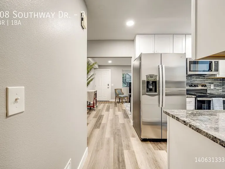 508 Southway Dr #3 — Photo 7