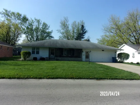561 E Lincoln Ave, Watseka, IL 60970