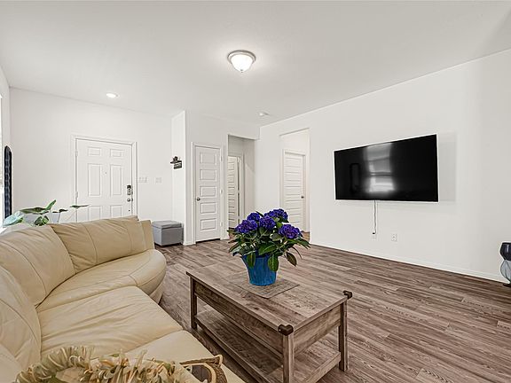 5th image of 21066 Voyage Ln