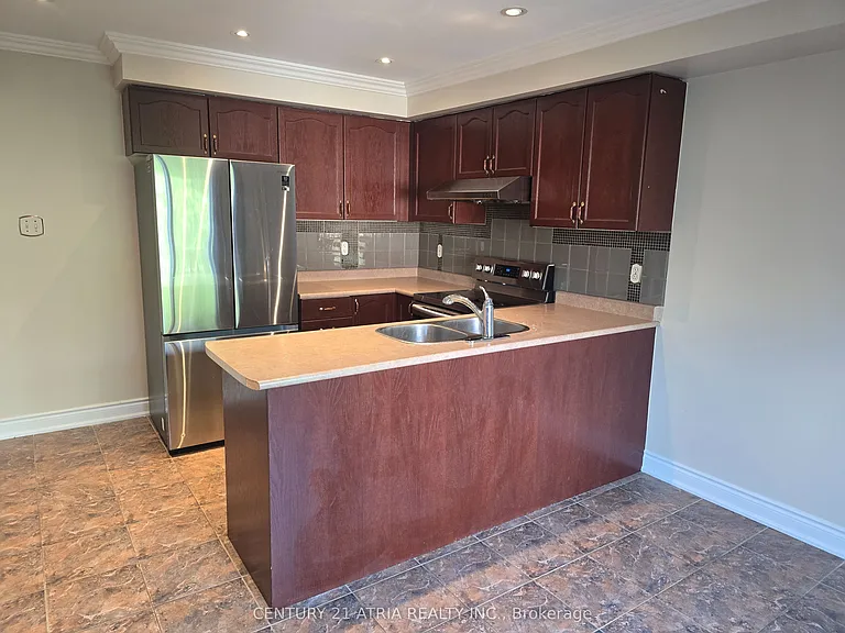 82 Red River Cres — Photo 7