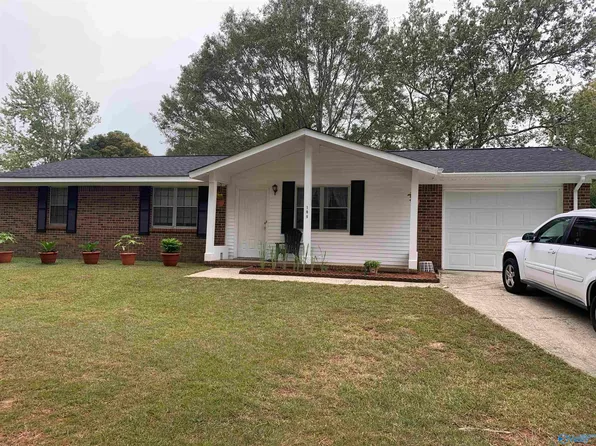 108 Quail Dr, Albertville, AL 35951