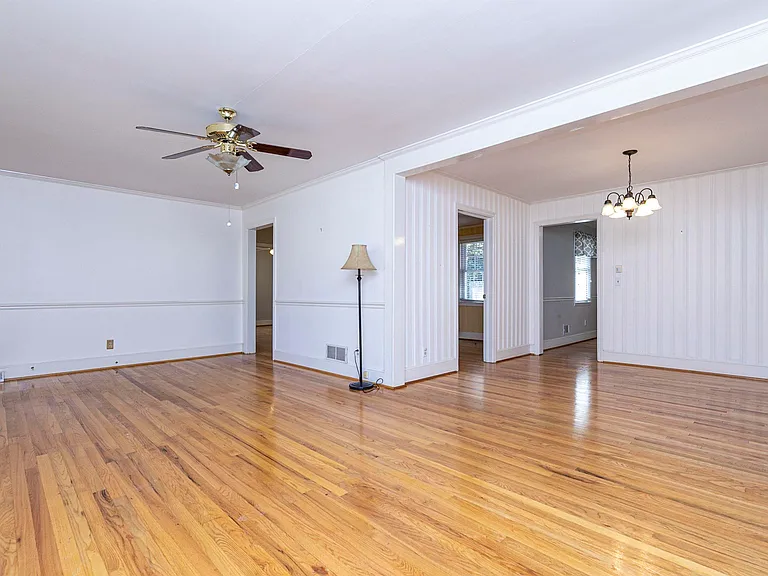 941 Evergreen Ave — Photo 8