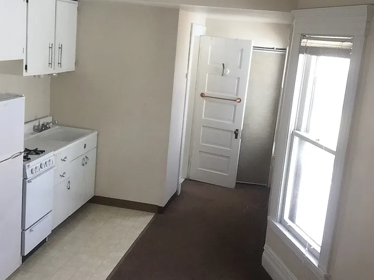 2314 Bryant Ave S #4 — Photo 3