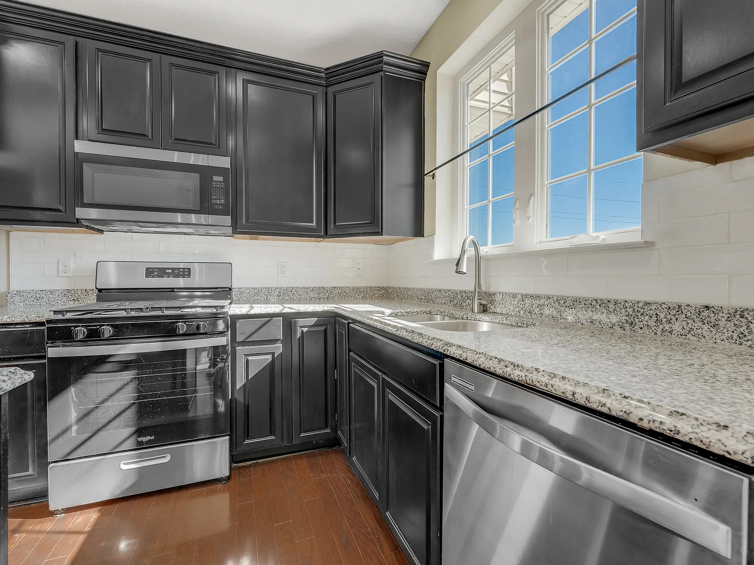 3 bed, 2.5 bath, 1882 sqft, $2,650 — Photo 4