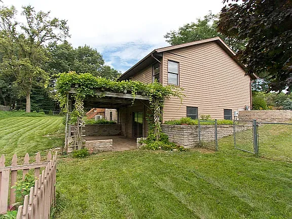 3380 Balsam Ct NE — Photo 20