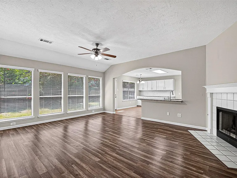 2902 Burgess Hill Ct — Photo 23