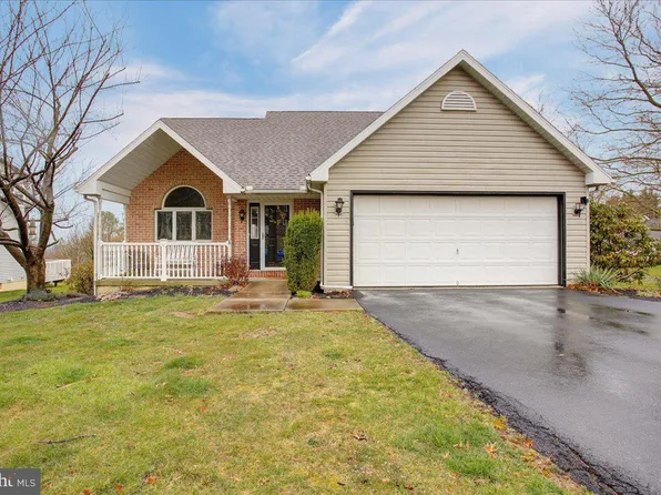 216 Callery Dr, Blandon, PA 19510