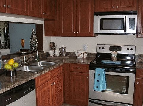 4th image of 3621 W Hillsboro Blvd