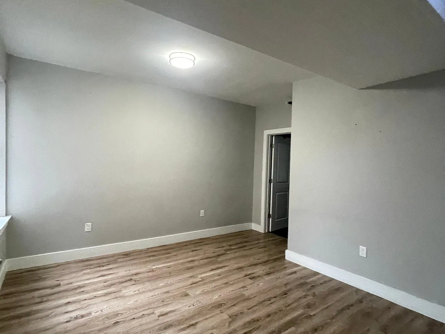 2 bed, 800 sqft, $1,900 — Photo 4