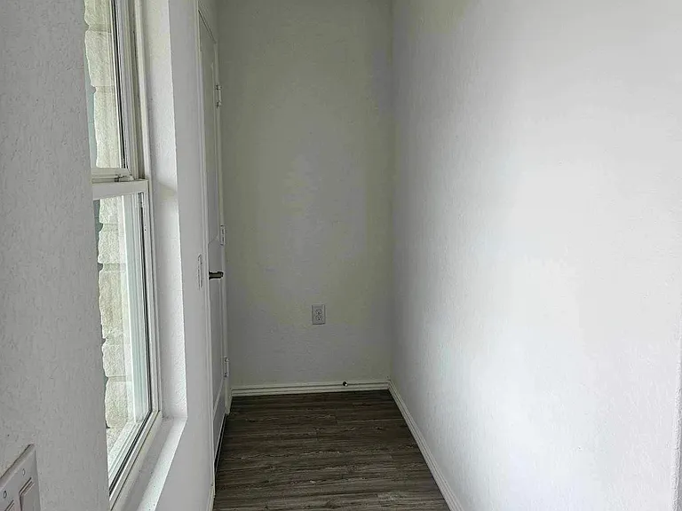 10018 Ana Hts — Photo 4