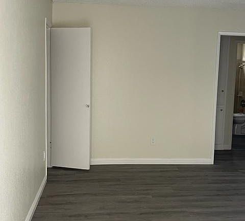 3rd image of 8619 Willis Ave #1