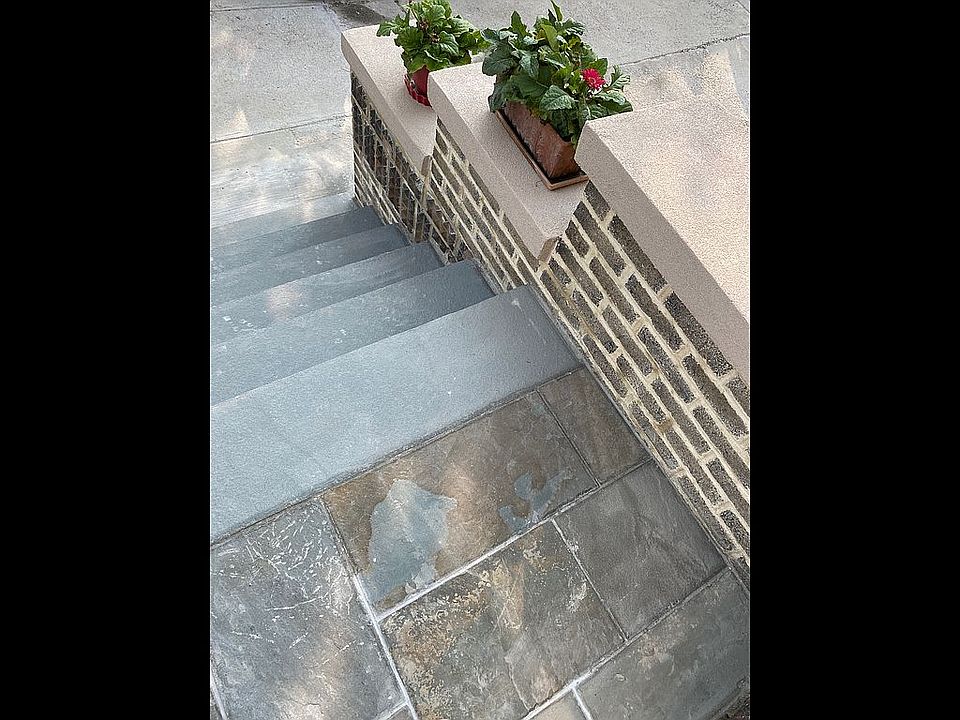 2nd image of 137 W 15th St