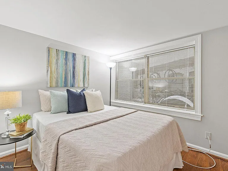 1930 New Hampshire Ave NW #3 — Photo 10