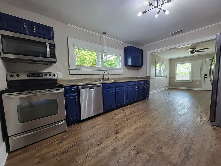 303 Easterbrook St — Photo 6