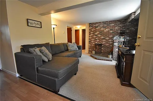 382 Riverside Dr #1 Photo 1 382 Riverside Dr #1 Photo 1