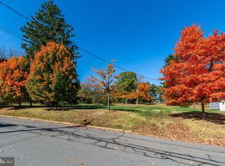 70 Hart Ave, Hopewell, NJ 08525