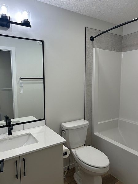 Spruce Grove House for rent - 3 Bedrooms — photo 15