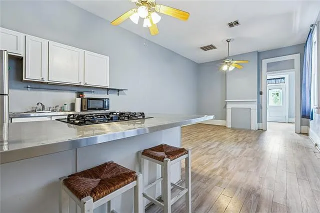 732 Pleasant St — Photo 8