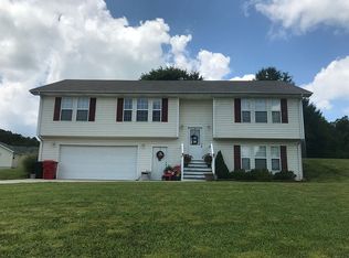 219 Macbennett Dr, Williamsburg, KY 40769