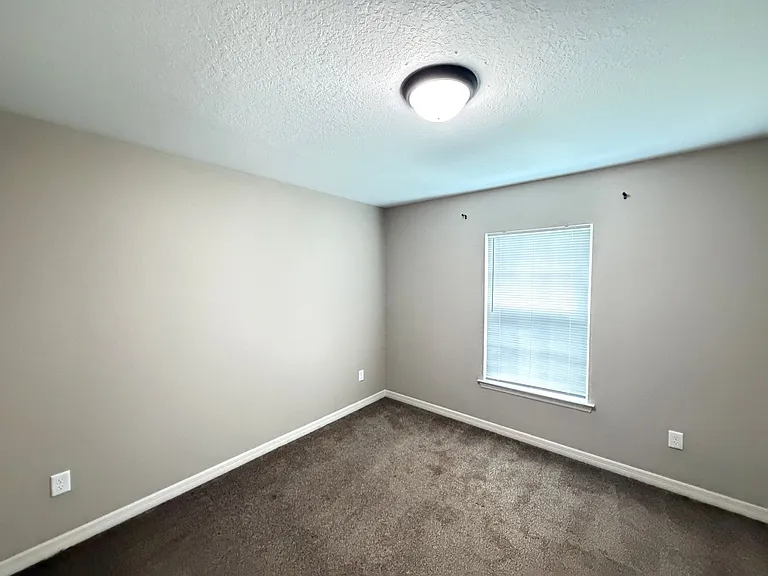 15741 SW 23rd Avenue Rd — Photo 8